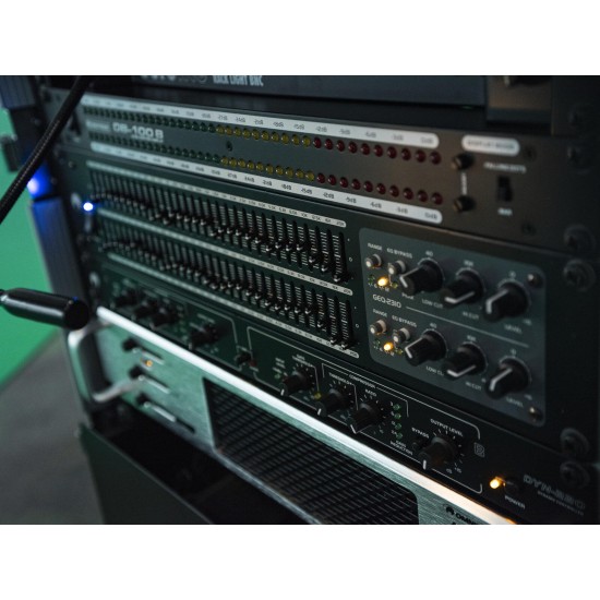 Amplificatore Professionale Class-D 2.1 OMNITRONIC A-3603, Potenza 3600W per Eventi e Locali