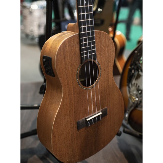 Ukulele UK-500 baritono color mogano