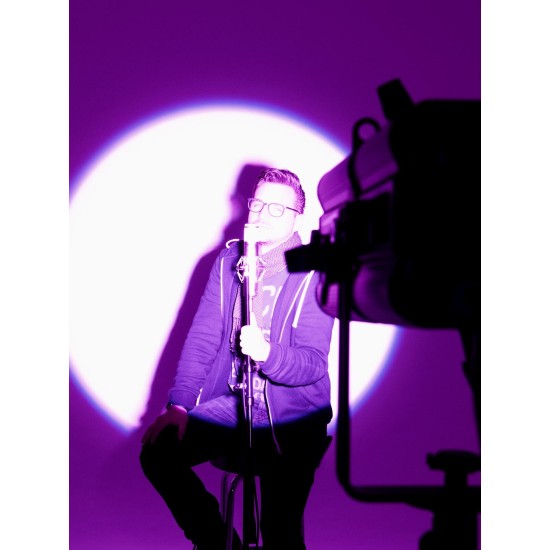 Spot profilato faro occhio di bue LED EUROLITE PFE-100 RGBW 100W Zoom 14-41 gradi DMX, followspot teatrale con diaframma scorrevole