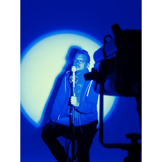 Spot profilato faro occhio di bue LED EUROLITE PFE-100 RGBW 100W Zoom 14-41 gradi DMX, followspot teatrale con diaframma scorrevole