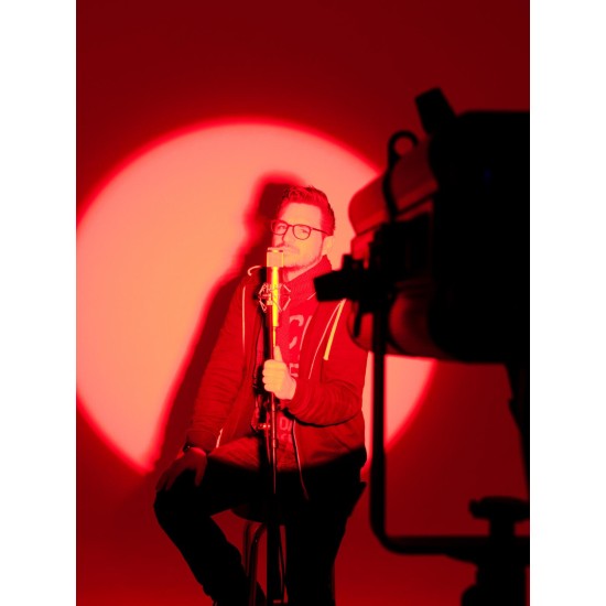 Spot profilato faro occhio di bue LED EUROLITE PFE-100 RGBW 100W Zoom 14-41 gradi DMX, followspot teatrale con diaframma scorrevole