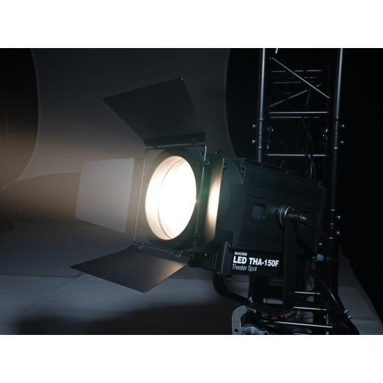 EUROLITE LED THA-150F: Proiettore Fresnel per Illuminazione Teatrale con Zoom Motorizzato