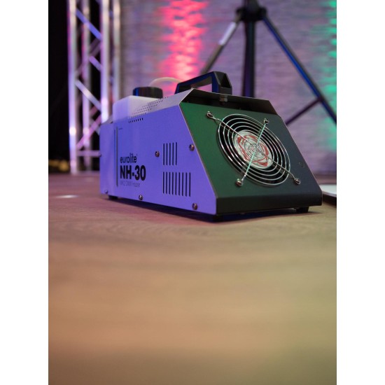 EUROLITE NH-30 MK2 Macchina del Fumo DMX 720W con Timer, Radiocomando e Serbatoio LED