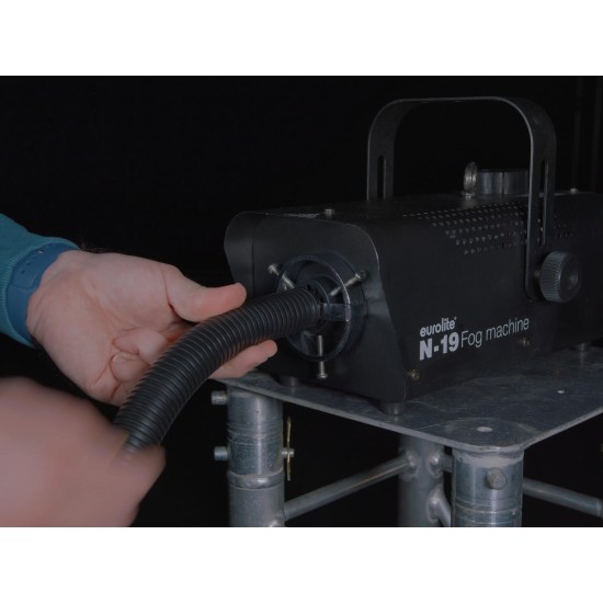 Adattatore Universale EUROLITE UAN-1 con Tubo Flessibile per Macchine del Fumo Adattatore Universale EUROLITE UAN-1 con Tubo Flessibile per Macchine del Fumo