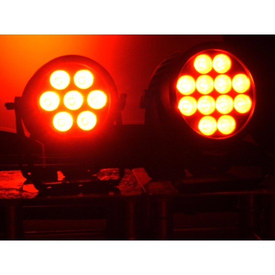 EUROLITE LED IP PAR 7x8W QCL: Proiettore LED da Palco Impermeabile per Effetti Luce Scenografici