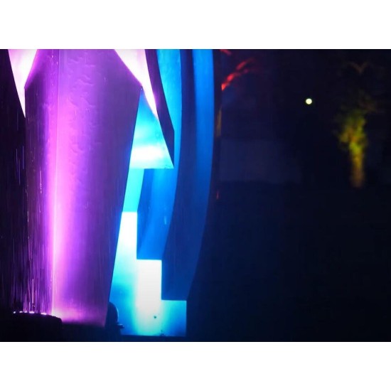 EUROLITE LED IP PAR 7x8W QCL: Proiettore LED da Palco Impermeabile per Effetti Luce Scenografici