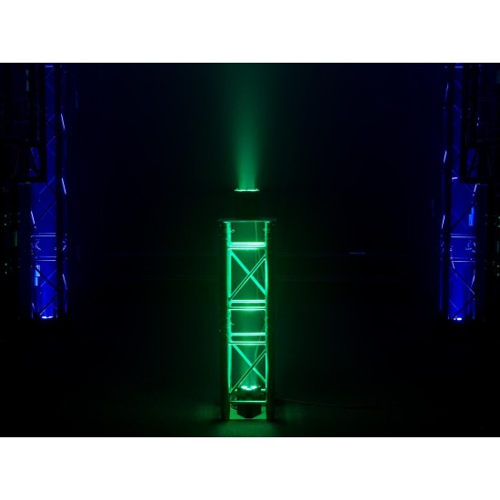 EUROLITE LED IP TL-3 QCL Trusslight RGBW 30W per Illuminazione Scenografica Esterna