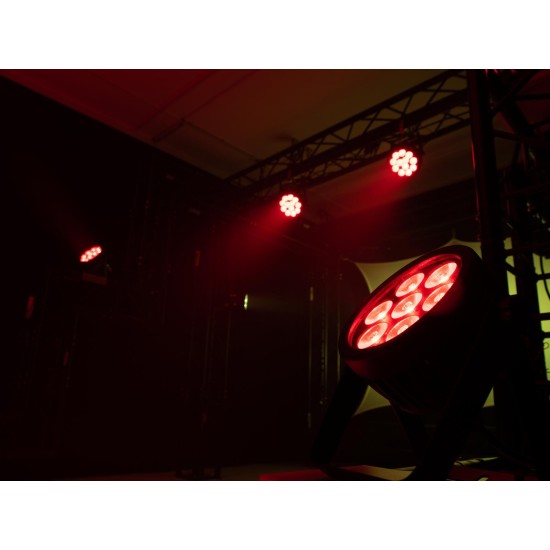 EUROLITE Silent Slim Spot LED 7C-7: Compatto e Silenzioso per Illuminazione Professionale