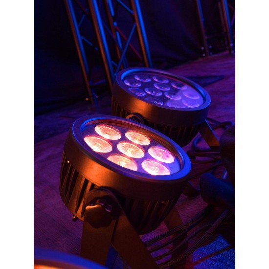 EUROLITE Silent Slim Spot LED 7C-7: Compatto e Silenzioso per Illuminazione Professionale