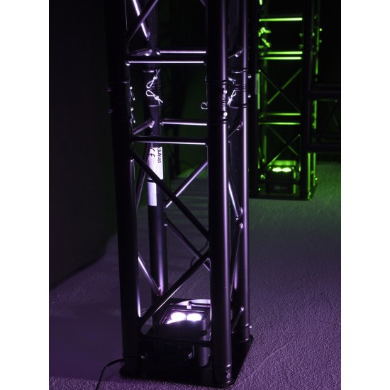 EUROLITE LED TL-4 QCL RGB+UV Trusslight: Luce Scenografica Professionale con Effetti DMX