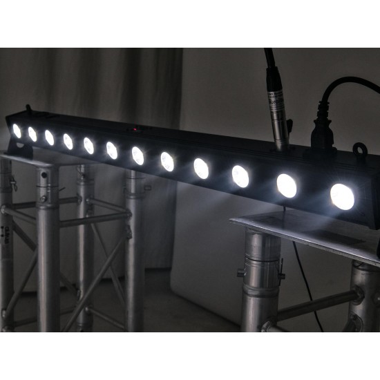 EUROLITE LED BAR-12 QCL RGB+UV: Barra LED Scenografica per Effetti Luce Professionali