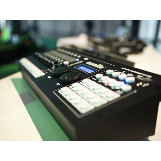 Eurolite DMX Move Controller 512 PRO: Console Fader Motorizzati per Effetti Luce Professionali