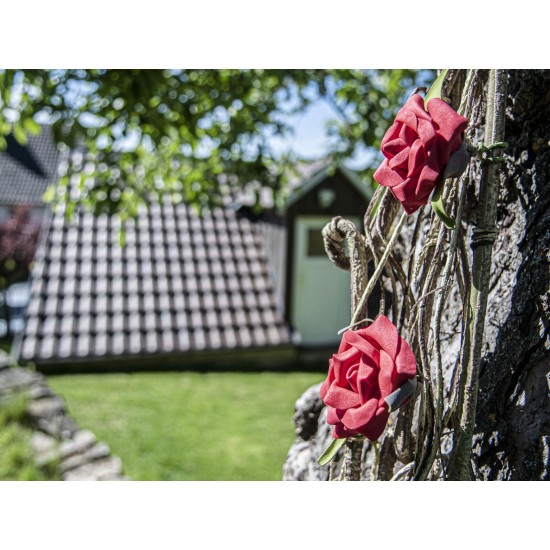 Ghirlanda di Rose EUROPALMS in EVA, Artificiale, Rossa - Alta Qualità per Uso Esterno