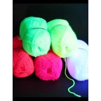 Lana Reagente Alle Luci di Wood UV - 1 Gomitolo - ROSSO