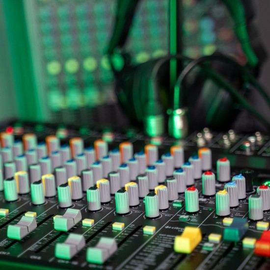 Console di Mixaggio CMC-14 con Effetti DSP, USB e Bluetooth per Eventi Live