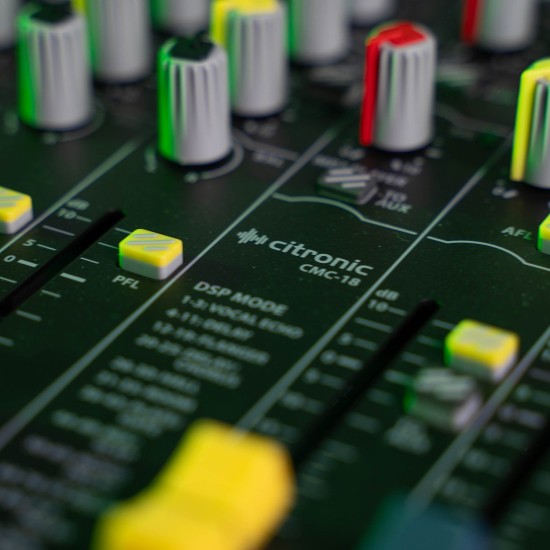 Consolle Mixer Professionale CMC-18 per Eventi Live con Effetti DSP e Bluetooth