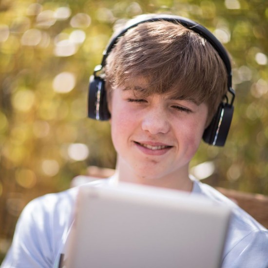 Cuffie Wireless Bluetooth Nere con Microfono e Bass Dinamico