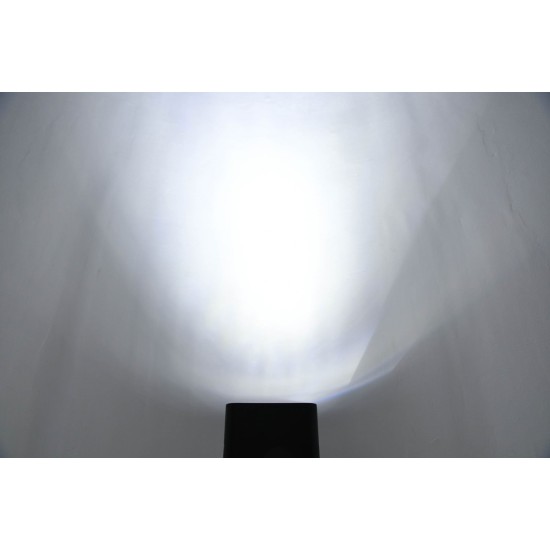 Proiettore LED Ricaricabile RGBWA/UV da 18W per Illuminazione Scenografica Portatile